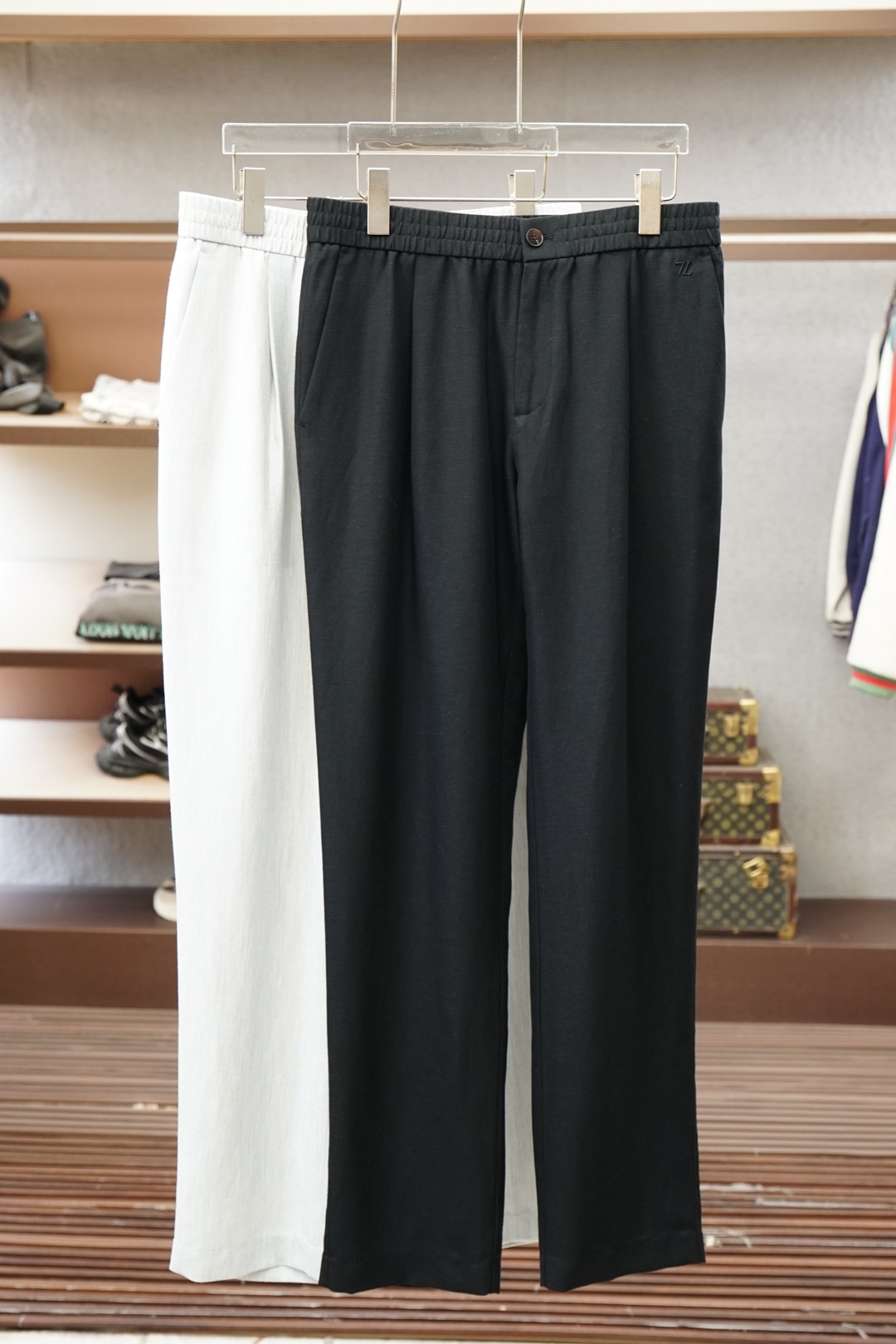 NO:904396,Zegna/2026 early spring new casual pants, old-fashioned, simple, low-key and luxurious, imported linen is comfortable, loose and stylish, and modifies long legs. Color: blue and off-white. Size: 48 50 52 54 56 58,,zegna,19860909杰尼亚/2026早春新品休闲裤,老前风简约大气低调奢华,进口亚麻舒适,松弛有型拉满,修饰大长腿 颜色:蓝色米白 尺码:48 50 52 54 56 58,,zegna,,Men's clothing