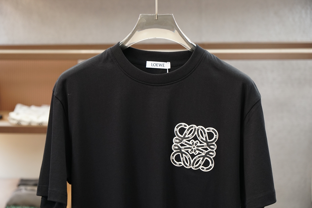 Loewe罗意威-🐮🔥时尚薄款休闲短裤套装 采用客供高密度纯棉材质面料，软糯亲肤，抗皱立挺有型，品牌字母