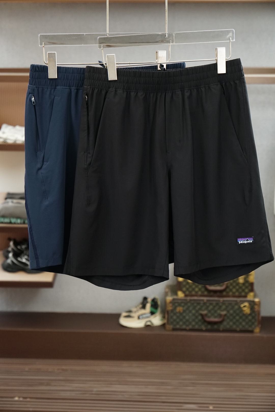 NO:911863,Balenciaga/2026 popular shorts, selected ultra-thin polyester fiber fabric, smooth and comfortable wearing logo, full of high-end style. The detailed hemming and routing process are meticulous and perfect, and natural environmentally friendly dyes prevent the material from becoming hard and compacted. Enjoy the fresh breath of summer. Sizes M～3XL,, balenciaga, shorts,19860909巴黎世家/2026爆款短裤,精选超薄聚酯纤维面料,细滑舒适的穿着感Logo满满高级感风格.细节包边走线工艺细致完美,天然环保染料杜绝材料组织发硬板结.尽享夏日清新气息. 尺码M～3XL,,balenciaga,shorts,,Men's clothing