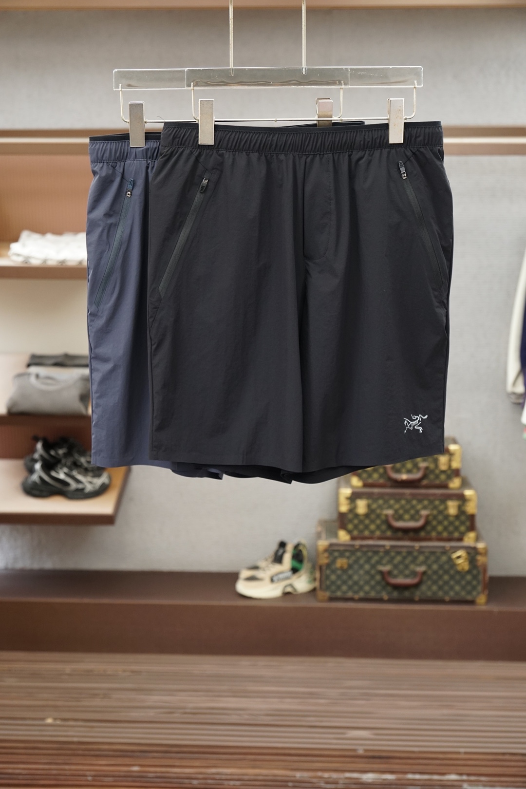 NO:929671,Arc'teryx-original 1.1 top-level original order, no pressure to enter and leave the counter, 2026 spring and summer thin new product casual luxury classic brand embroidery LOGO design!  Elastic waist casual pants are classic and versatile, luxury brand classic elements, classic casual outdoor design!  It greatly improves the matchability. The fitted version has pockets on both sides. It is made of ultra-fine and ultra-thin quick-drying fiber material. It is skin-friendly, soft and breathable, and has a good wearing feel. It is worth buying!  M-3XL,arc'teryx,19860909始祖鸟-原版1.1顶级原单,出入专柜毫无压力,2026春夏薄款新品休闲奢华经典品牌刺绣LOGO设计！松紧腰休闲裤经典百搭 奢华品牌经典元素经典休闲户外设计！大大提升了搭配性 合体的版型 两侧插袋 采用超细超薄速干纤维材质 亲肤柔软透气,有着很好的穿着体感 ,值得入手！M-3XL,arc'teryx,,Men's clothing