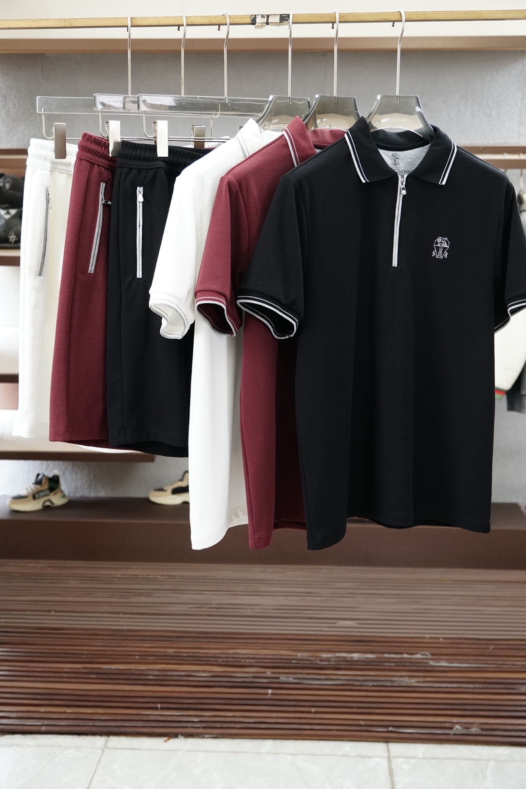 NO:935889,BC/2026 latest summer suit, 2026 summer classic design short-sleeved T-shirt shorts suit, customized jacquard cotton fabric, soft to the touch, comfortable to wear, fine workmanship. The upper body effect is incomparably handsome, size M-3XL, one set without disassembly, shorts, T-shirt, tees, t-shirt,19860909BC/2026夏季最新款套装,2026夏款经典设计短袖T恤短裤套装,,定制提花纯棉面料,手感柔软,穿着舒适,做工精细.上身效果无敌帅气,码数M-3XL 一套不拆,,shorts,T-shirt,tees，t-shirt,,Men's clothing