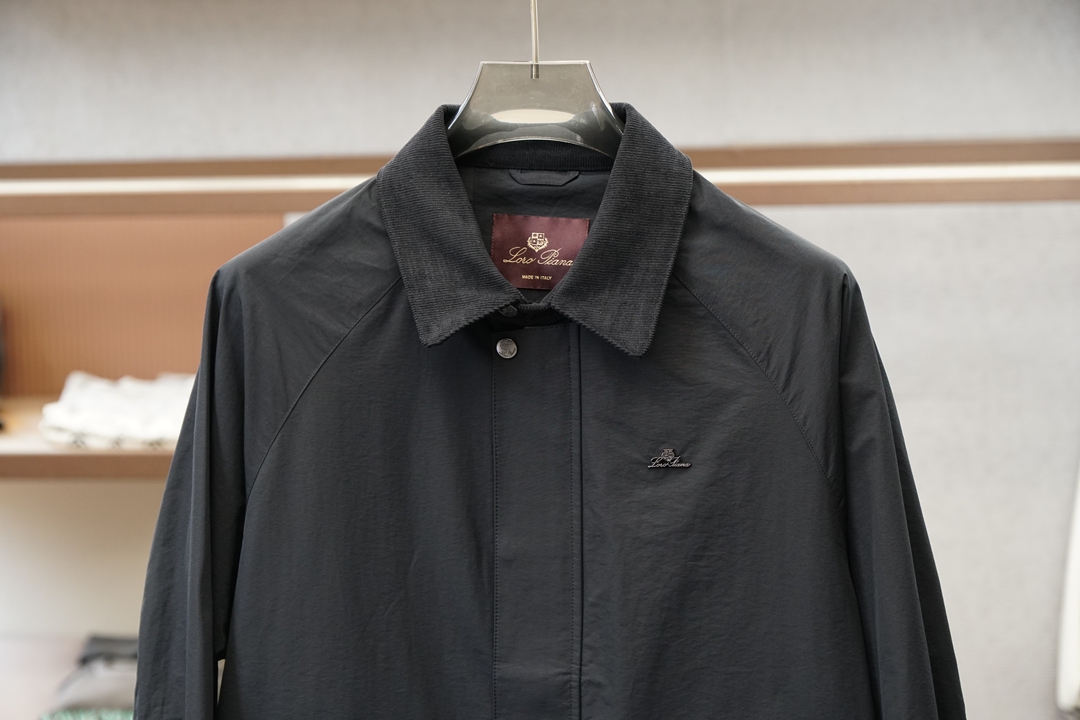 Loro Piana，2026、秋冬立领新款外套，➕🧐🐚🎈高端定制系列，干净清爽，气质感十足。 整体简约利落，进口棉➕莫