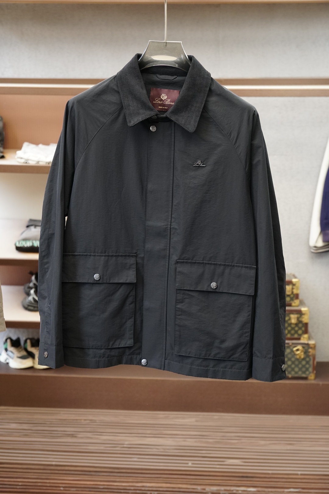 Loro Piana，2026、秋冬立领新款外套，➕🧐🐚🎈高端定制系列，干净清爽，气质感十足。 整体简约利落，进口棉➕莫