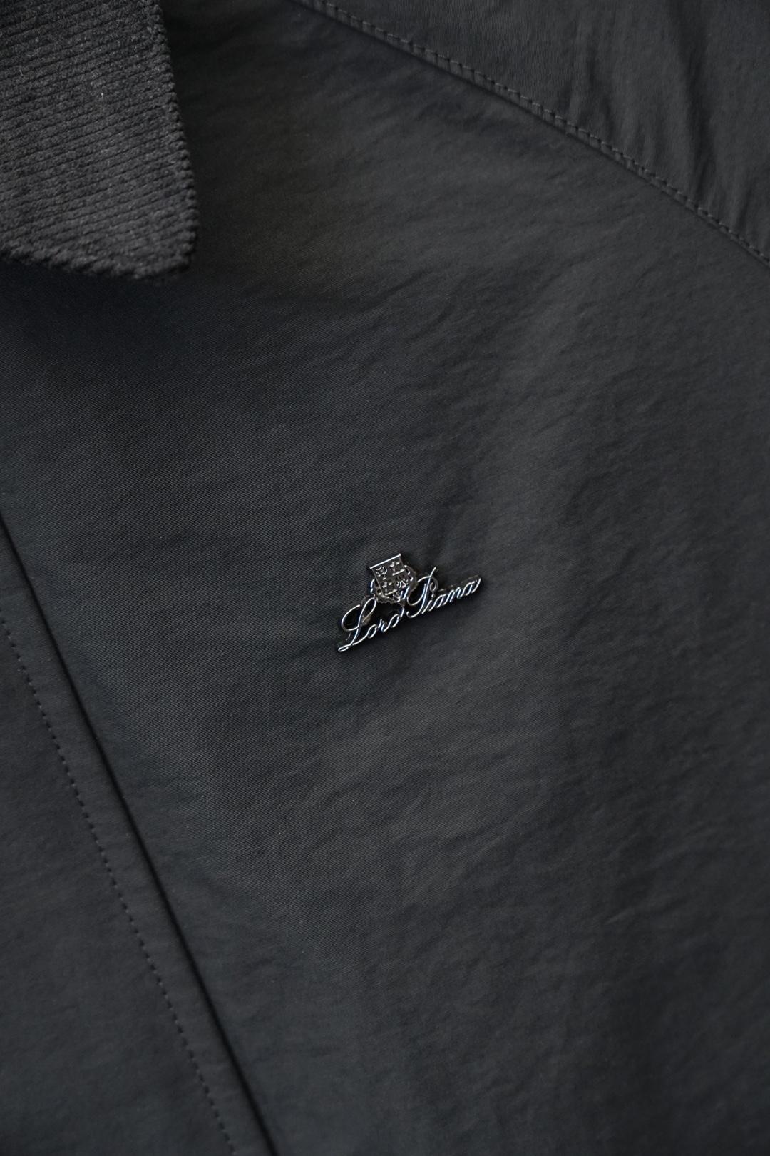 Loro Piana，2026、秋冬立领新款外套，➕🧐🐚🎈高端定制系列，干净清爽，气质感十足。 整体简约利落，进口棉➕莫