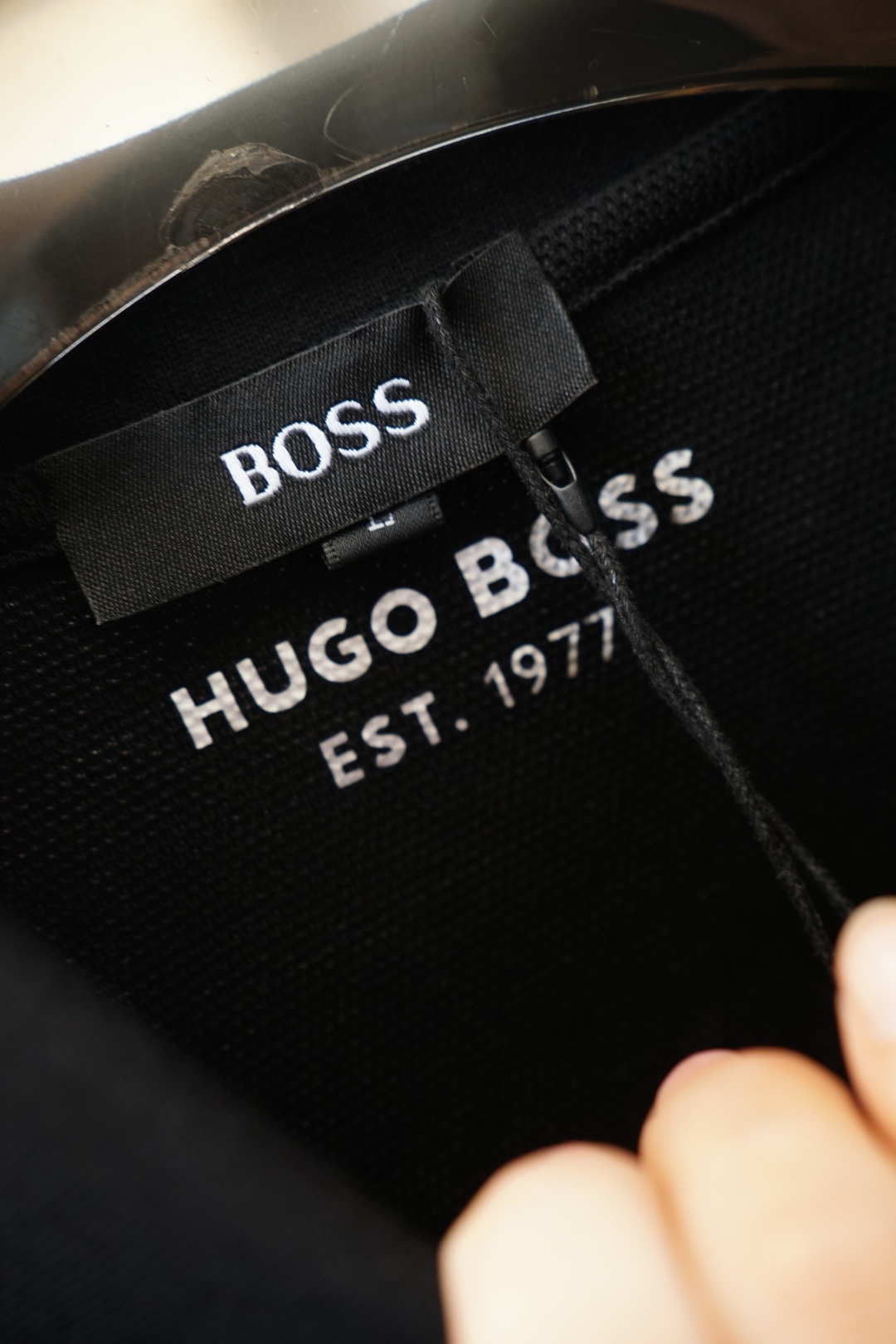- BoSs，2026ss新品上线🔥🔥🔥 经典焕新高端珠地Polo衫 面料黑科技，穿出来的舒适奢感，采用双面珠地网眼面料