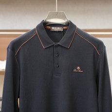 Loro Piana-12026ss新品上线🔥🔥🔥 经典焕新高端磨毛经典Polo衫X利落线条勾勒颈部轮廓,商务正式感拉满 Loro Piana-12026ss新品上线🔥🔥🔥 经典焕新高端磨毛经典Polo衫X利落线条勾勒颈部轮廓,商务正式感拉满