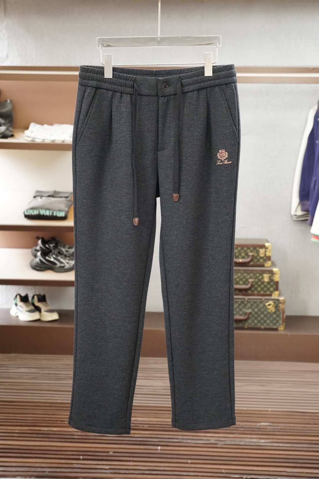 Loro Piana-2026🧚‍♀️➕🍉秋冬款新款休闲裤!官网同步发售。品牌经典logo休闲裤，定制加厚羊毛莫代尔空气