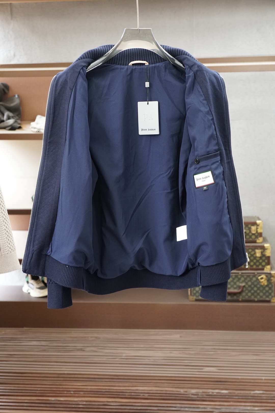 Loro Piana，2026秋冬系列上新✨   🍆🍋‍🟩🥝秋冬新品🆕时尚休闲男士加厚羊毛提花针织外套！高级定制成衣系列