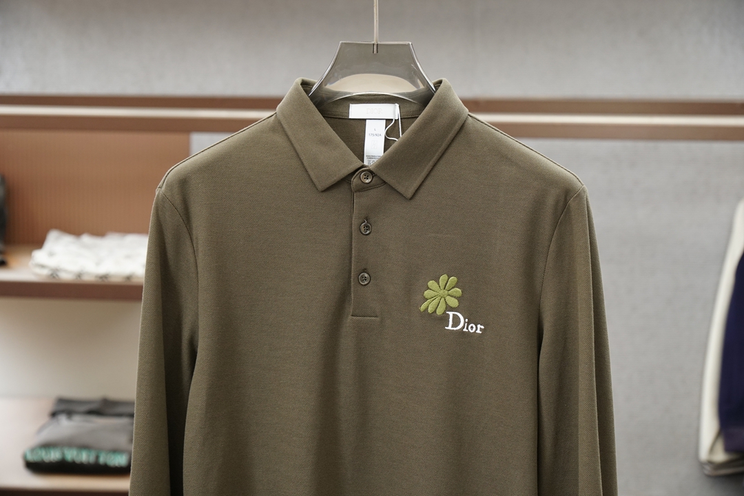 Dior迪奥/2026ss新品上线🔥🔥🔥 经典焕新高端珠地领Polo衫 面料黑科技，穿出来的舒适奢感，采用双面珠地网眼面