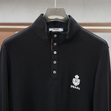 普拉达-2026ss新品上线🔥🔥🔥 经典焕新高端珠地领Polo衫 面料黑科技,穿出来的舒适奢感,采用双面珠地网眼面料打造 普拉达-2026ss新品上线🔥🔥🔥 经典焕新高端珠地领Polo衫 面料黑科技,穿出来的舒适奢感,采用双面珠地网眼面料打造