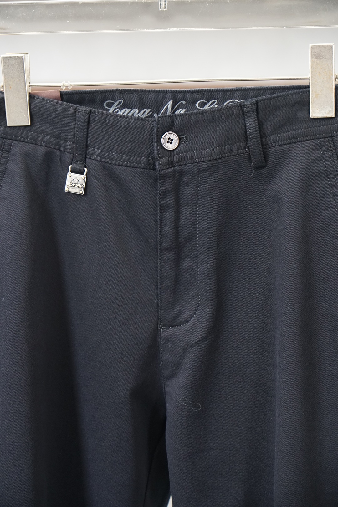 Loro Piana-新款来袭秋冬新款休闲西裤，高端定制系列。进口高密度纯棉工艺舒适柔软亲肤，笔挺不易起皱，简单明了，后