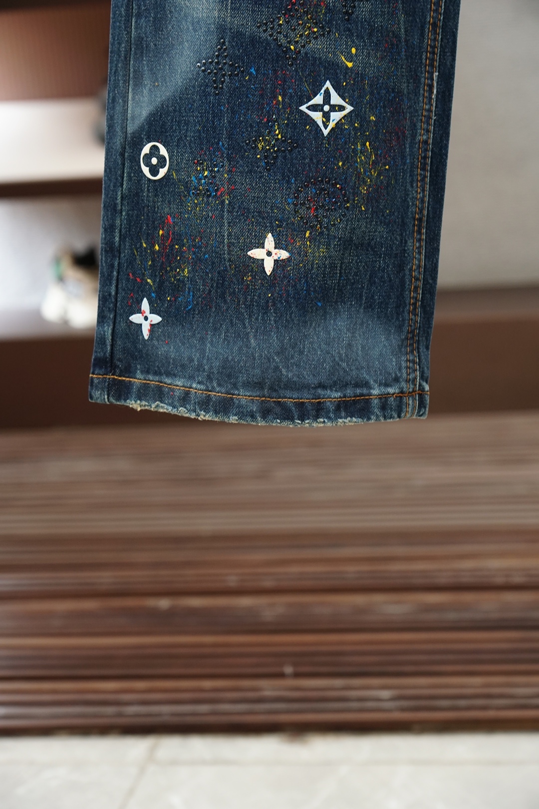 LV，2026秋冬偏小脚牛仔裤系列新品教父级洗水牛仔裤 ❄️💫🪐🌹奢华感ss官网专柜9000大洋新品热销 原版复刻皮牌 