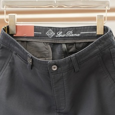Loro Piana-新款来袭秋冬新款休闲牛仔裤-高端定制系列。进口高密度纯棉工艺舒适柔软亲肤,笔挺不易起皱,简单明了, Loro Piana-新款来袭秋冬新款休闲牛仔裤-高端定制系列。进口高密度纯棉工艺舒适柔软亲肤,笔挺不易起皱,简单明了,