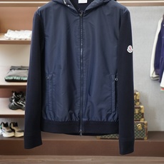 蒙口/Moncler 🌈✨🪐😎26秋冬拼接针织连帽外套 袖子混纺羊毛+尼龙面料,品牌logo 日常休闲穿搭高级耐看 蒙口/Moncler 🌈✨🪐😎26秋冬拼接针织连帽外套 袖子混纺羊毛+尼龙面料,品牌logo 日常休闲穿搭高级耐看