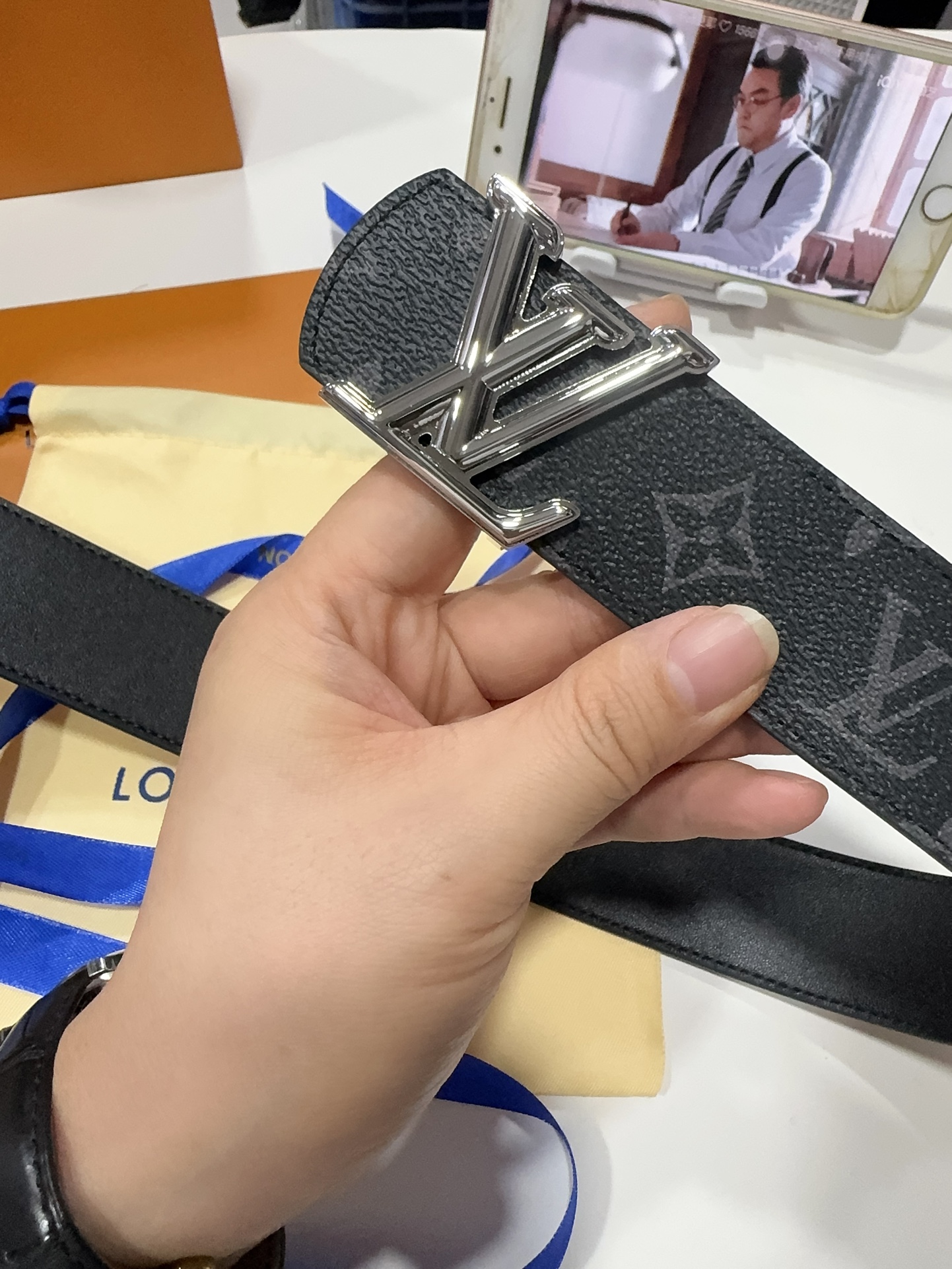 LV路易威登全套包装40mm宽度正品一体铸造五金钢扣原厂皮料双面原厂定制面料可双面使用！区别市场货