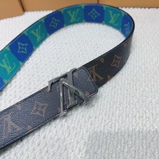 品名:LV..路易..威登💕原单 材质:原单牛皮腰带 百分百头层牛皮腰带✨保证真皮钢扣,专柜原单品质、做 品名:LV..路易..威登💕原单 材质:原单牛皮腰带 百分百头层牛皮腰带✨保证真皮钢扣,专柜原单品质、做