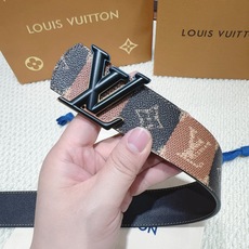 品名:LV..路易..威登💕原单 材质:原单牛皮腰带 百分百头层牛皮腰带✨保证真皮钢扣,专柜原单品质、做 品名:LV..路易..威登💕原单 材质:原单牛皮腰带 百分百头层牛皮腰带✨保证真皮钢扣,专柜原单品质、做