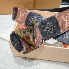 品名:LV..路易..威登💕原单 材质:原单牛皮腰带 百分百头层牛皮腰带✨保证真皮钢扣,专柜原单品质、做 品名:LV..路易..威登💕原单 材质:原单牛皮腰带 百分百头层牛皮腰带✨保证真皮钢扣,专柜原单品质、做
