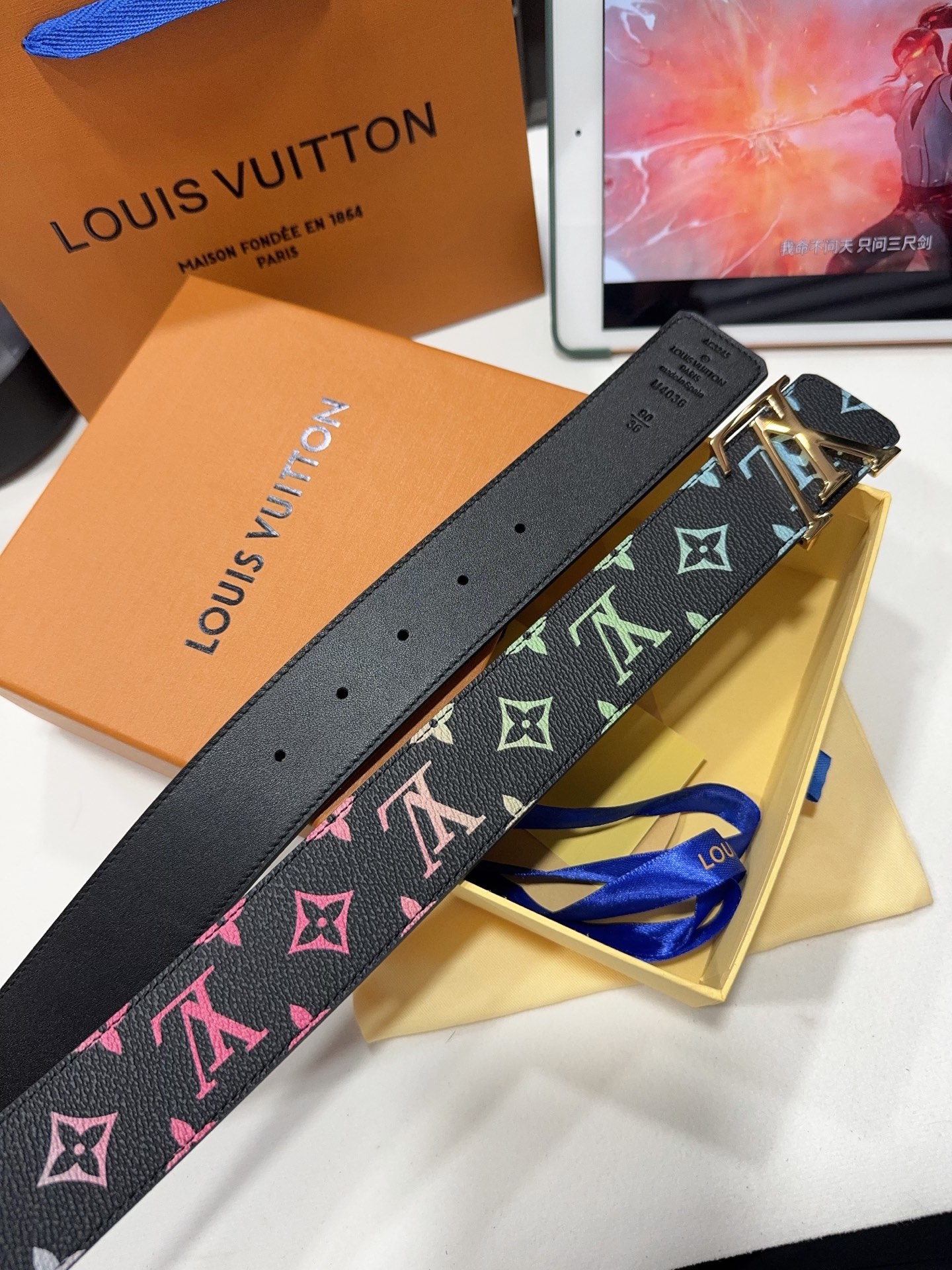 品名：LV..路易..威登💕原单 材质：原单牛皮腰带 百分百头层牛皮腰带✨保证真皮钢扣，专柜原单品质、做