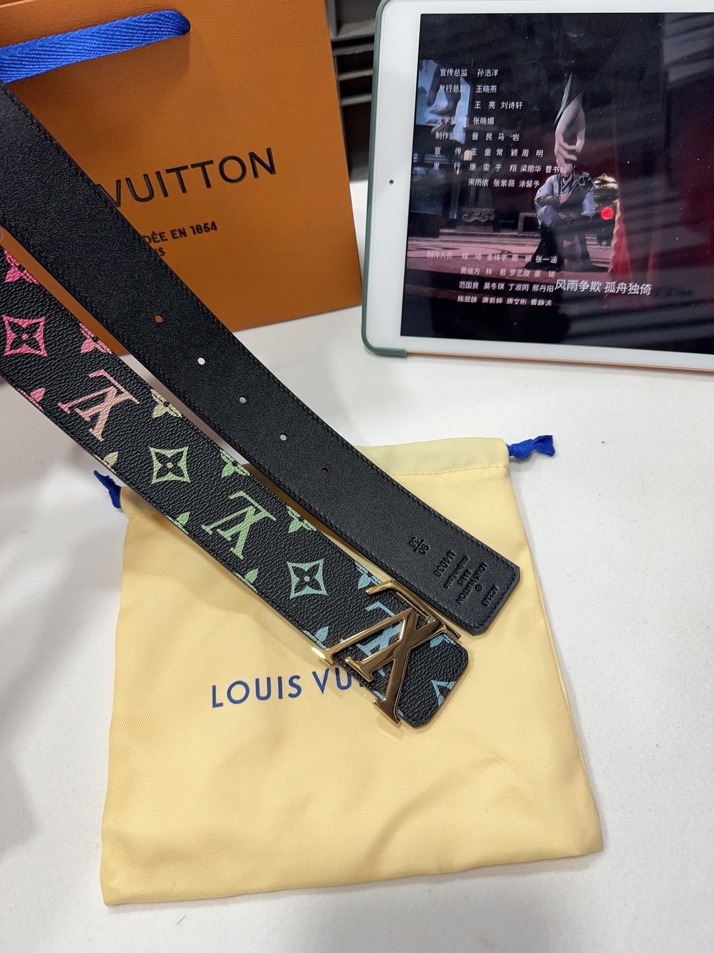 品名：LV..路易..威登💕原单 材质：原单牛皮腰带 百分百头层牛皮腰带✨保证真皮钢扣，专柜原单品质、做