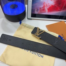 品名:LV..路易..威登💕原单 材质:原单牛皮腰带 百分百头层牛皮腰带✨保证真皮钢扣,专柜原单品质、做 品名:LV..路易..威登💕原单 材质:原单牛皮腰带 百分百头层牛皮腰带✨保证真皮钢扣,专柜原单品质、做