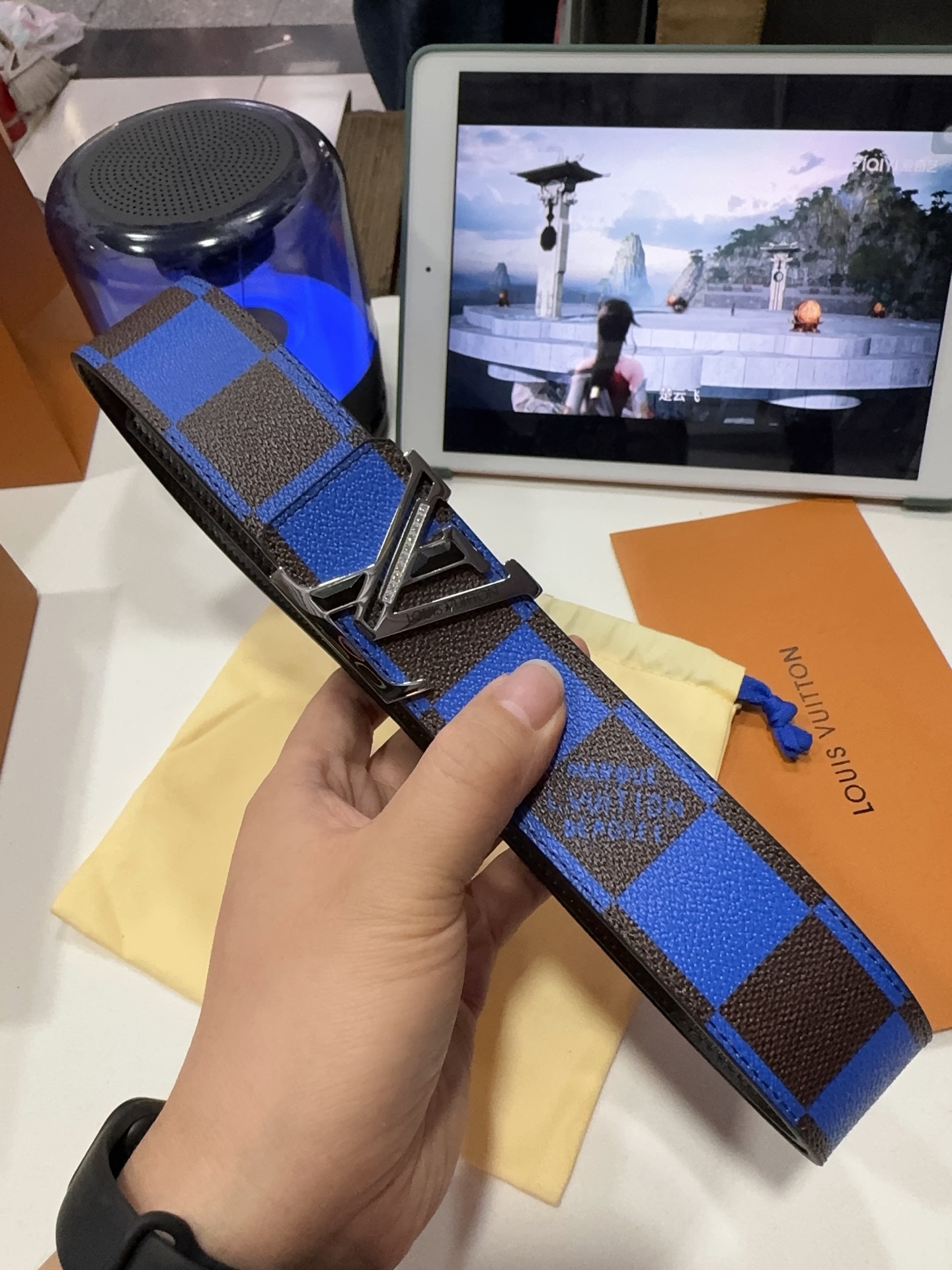 品名:LV..路易..威登💕原单 材质:原单牛皮腰带 百分百头层牛皮腰带✨保证真皮钢扣,专柜原单品质、做 品名:LV..路易..威登💕原单 材质:原单牛皮腰带 百分百头层牛皮腰带✨保证真皮钢扣,专柜原单品质、做