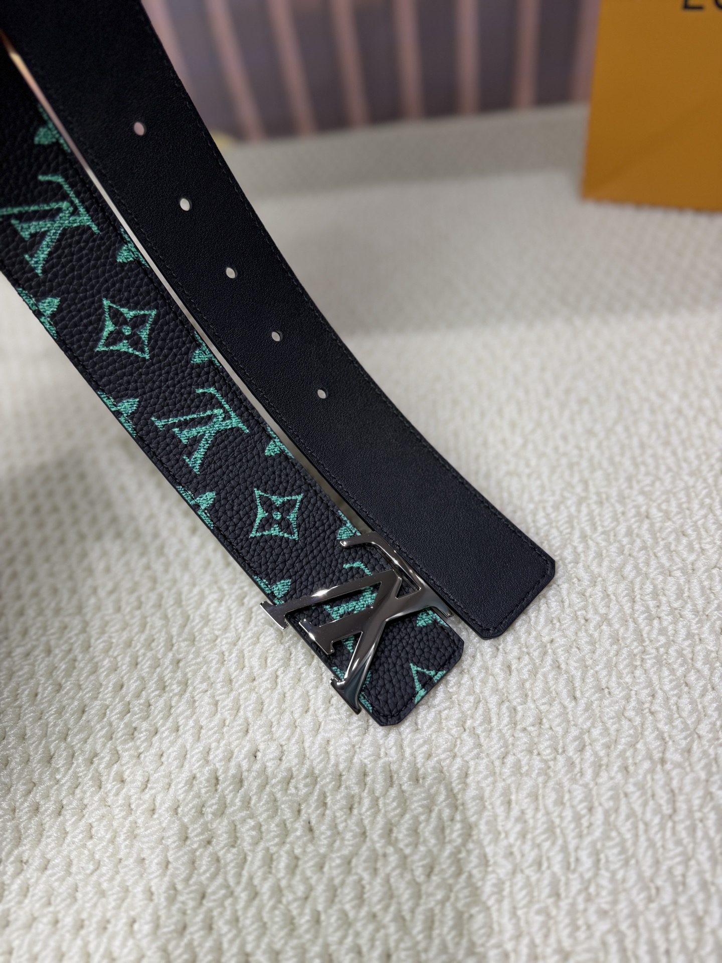高端品质，实物拍摄 🎁批配全套绿色包装 🎁品牌：L@V海外代购 🎁扣头材质：精品实心钢扣 🎁带身材质正面：40mm宽度采