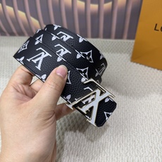 高端品质,实物拍摄 🎁批配全套绿色包装 🎁品牌:L@V海外代购 🎁扣头材质:精品实心钢扣 🎁带身材质正面:40mm宽度采 高端品质,实物拍摄 🎁批配全套绿色包装 🎁品牌:L@V海外代购 🎁扣头材质:精品实心钢扣 🎁带身材质正面:40mm宽度采