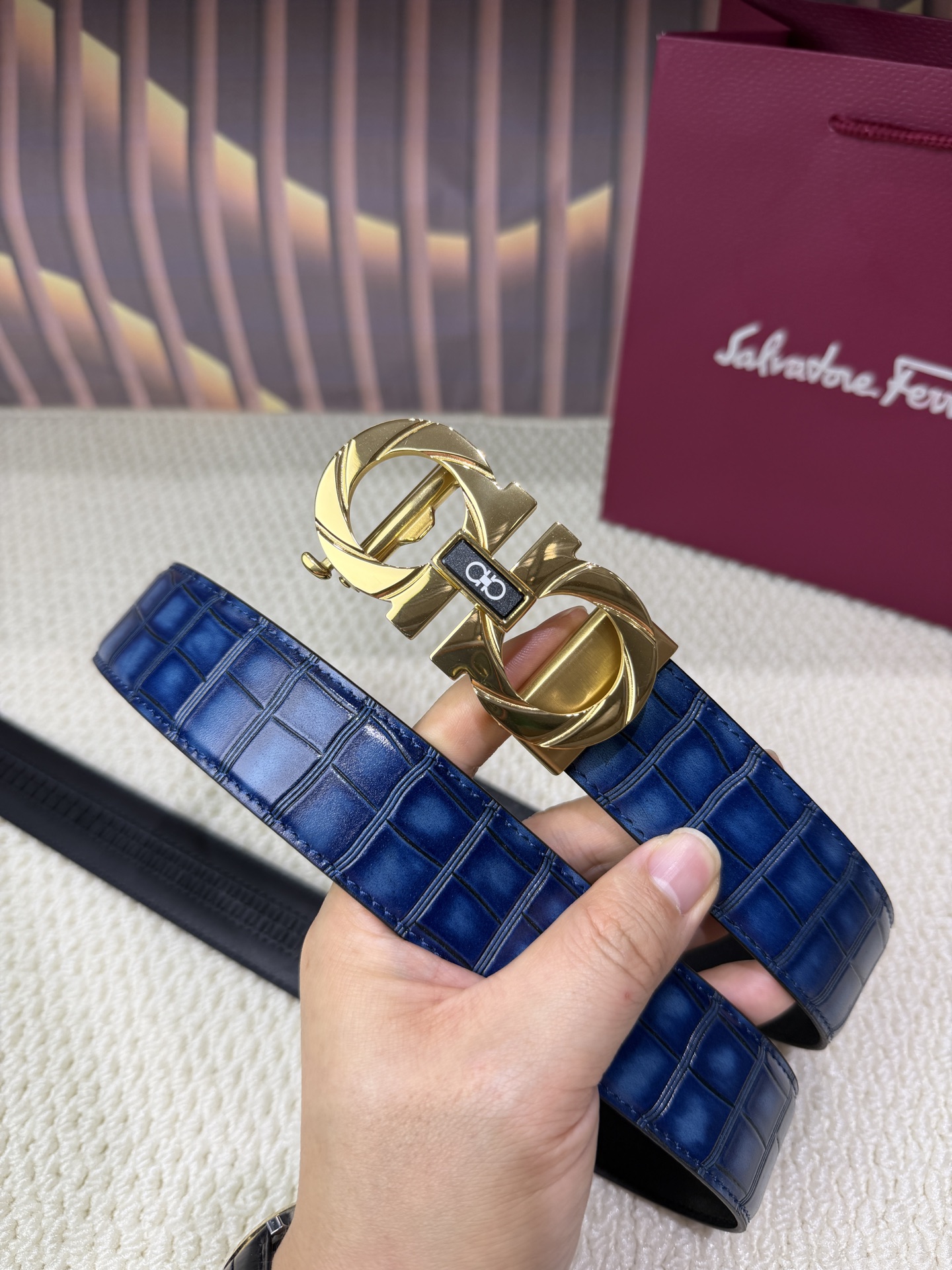 品名:Ferrgamo..菲拉格慕·腰带✈️自动带·皮带 型号:自动扣,纯钢材质自动扣,头层牛皮,自动带身 材料:🐂百分 品名:Ferrgamo..菲拉格慕·腰带✈️自动带·皮带 型号:自动扣,纯钢材质自动扣,头层牛皮,自动带身 材料:🐂百分