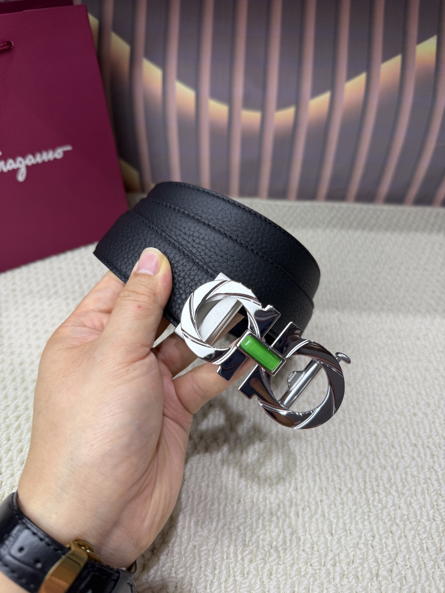 品名:Ferrgamo..菲拉格慕·腰带✈️自动带·皮带 型号:自动扣,纯钢材质自动扣,头层牛皮,自动带身 材料:🐂百分 品名:Ferrgamo..菲拉格慕·腰带✈️自动带·皮带 型号:自动扣,纯钢材质自动扣,头层牛皮,自动带身 材料:🐂百分