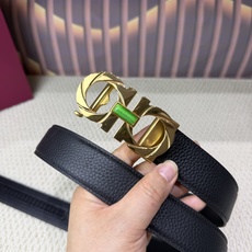 品名:Ferrgamo..菲拉格慕·腰带✈️自动带·皮带 型号:自动扣,纯钢材质自动扣,头层牛皮,自动带身 材料:🐂百分 品名:Ferrgamo..菲拉格慕·腰带✈️自动带·皮带 型号:自动扣,纯钢材质自动扣,头层牛皮,自动带身 材料:🐂百分