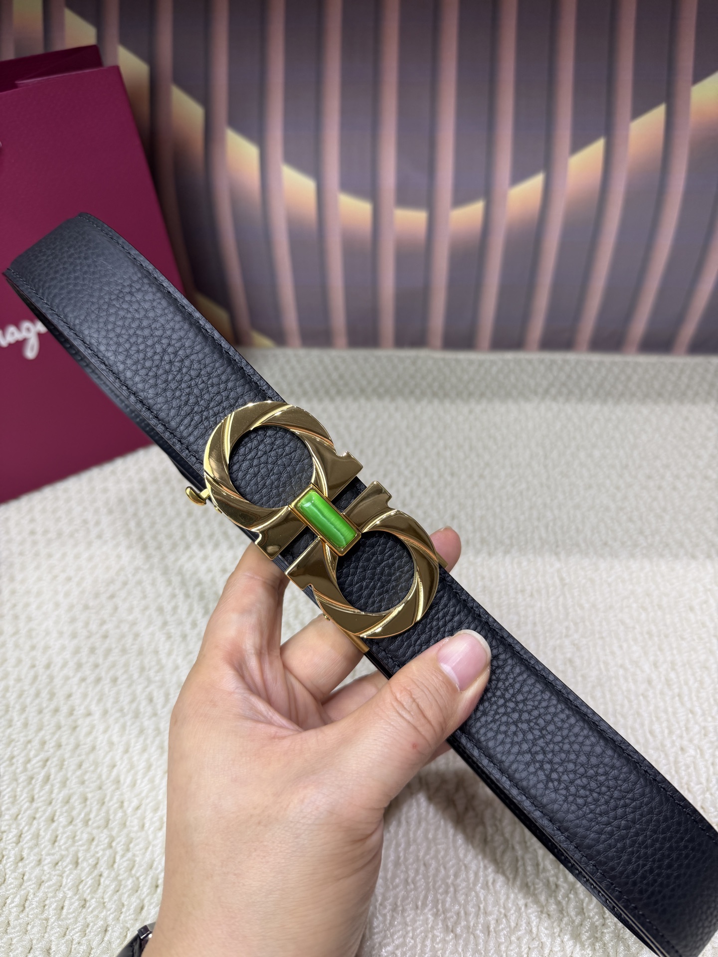 品名:Ferrgamo..菲拉格慕·腰带✈️自动带·皮带 型号:自动扣,纯钢材质自动扣,头层牛皮,自动带身 材料:🐂百分 品名:Ferrgamo..菲拉格慕·腰带✈️自动带·皮带 型号:自动扣,纯钢材质自动扣,头层牛皮,自动带身 材料:🐂百分