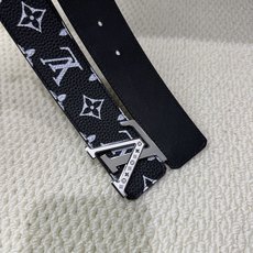高端品质,实物拍摄 🎁批配全套绿色包装 🎁品牌:L@V海外代购 🎁扣头材质:精品实心钢扣 🎁带身材质正面:40mm宽度采 高端品质,实物拍摄 🎁批配全套绿色包装 🎁品牌:L@V海外代购 🎁扣头材质:精品实心钢扣 🎁带身材质正面:40mm宽度采