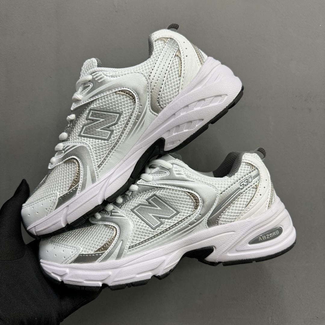 NO:237012,Spot in stock Pure original version #Korean order Differentiate wrong pig killing version New Balance 530 Retro running shoes Xiaohongshu hits the official website sold out This pair of shoes is indeed one of the classic retro styles of NB. It is interpreted with new technology to successfully create the 530 shoe model. The upper is maintained at the basic lines and layer structure of 530, while using a simpler and smoother design language JZR Item number MR530AD Size 36 37 37.5 38 38.5 39 40 40.5 41.5 42 42.5 43 44 44.5 45, Dad shoes19860909档口现货 纯原版本 #韩国订单 区别错误杀猪版本 New Balance 530 复古跑鞋 小红书爆款 官网售罄 这双鞋确实是NB家经典复古款式之一,以全新科技诠释,成功打造530鞋款,鞋面在保持530基本线条和片层结构的同时,采用更为简洁、流畅的设计语言JZR 货号MR530AD 尺码36 37 37.5 38 38.5 39 40 40.5 41.5 42 42.5 43 44 44.5 45,老爹鞋,Women's Shoes