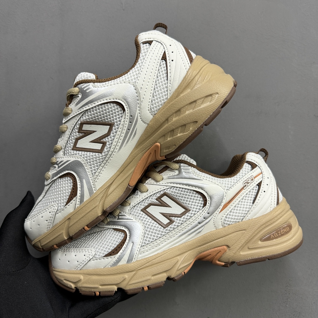 NO:237017,Spot in stock Pure original version #Korean order Differentiate wrong pig killing version New Balance 530 Retro running shoes Xiaohongshu hits the official website sold out This pair of shoes is indeed one of the classic retro styles of NB. It is interpreted with new technology to successfully create the 530 shoe model. The upper is maintained at the basic lines and layer structure of 530, while using a simpler and smoother design language JZR Item number MR530NI Size 36 37 37.5 38 38.5 39 40 40.5 41.5 42 42.5 43 44 44.5 45, Daddy shoes19860909档口现货 纯原版本 #韩国订单 区别错误杀猪版本 New Balance 530 复古跑鞋 小红书爆款 官网售罄 这双鞋确实是NB家经典复古款式之一,以全新科技诠释,成功打造530鞋款,鞋面在保持530基本线条和片层结构的同时,采用更为简洁、流畅的设计语言JZR 货号MR530NI 尺码36 37 37.5 38 38.5 39 40 40.5 41.5 42 42.5 43 44 44.5 45,老爹鞋,Women's Shoes