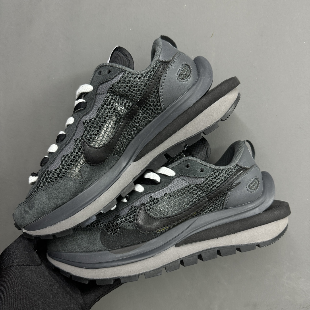 NO:237005,Spot in stock Pure original Company-level NK Sacai x NK VaporWaffle 3.0 Waffle 3.0 catwalk casual shoes Original shoe development Original model data outsole Exclusive five-layer separation combined sole Original long velvet leather material Full texture ZP visual sense Random comparison of details Article number CV1363 105 Size 36 36.5 37.5 38 38.5 39 40 40.5 41 42 42.5 43 44 44.5 45, casual shoes/sports shoes, sneakers19860909档口现货 纯原 公司级 NK Sacai x NK VaporWaffle 3.0 华夫3.0走秀款休闲鞋 原鞋开发 原模数据大底 独家五层分离组合底 原厂长绒皮料 质感十足 ZP既视感 细节随意对比 货号CV1363 105 尺码36 36.5 37.5 38 38.5 39 40 40.5 41 42 42.5 43 44 44.5 45,休闲鞋/运动鞋,sneakers,Women's Shoes