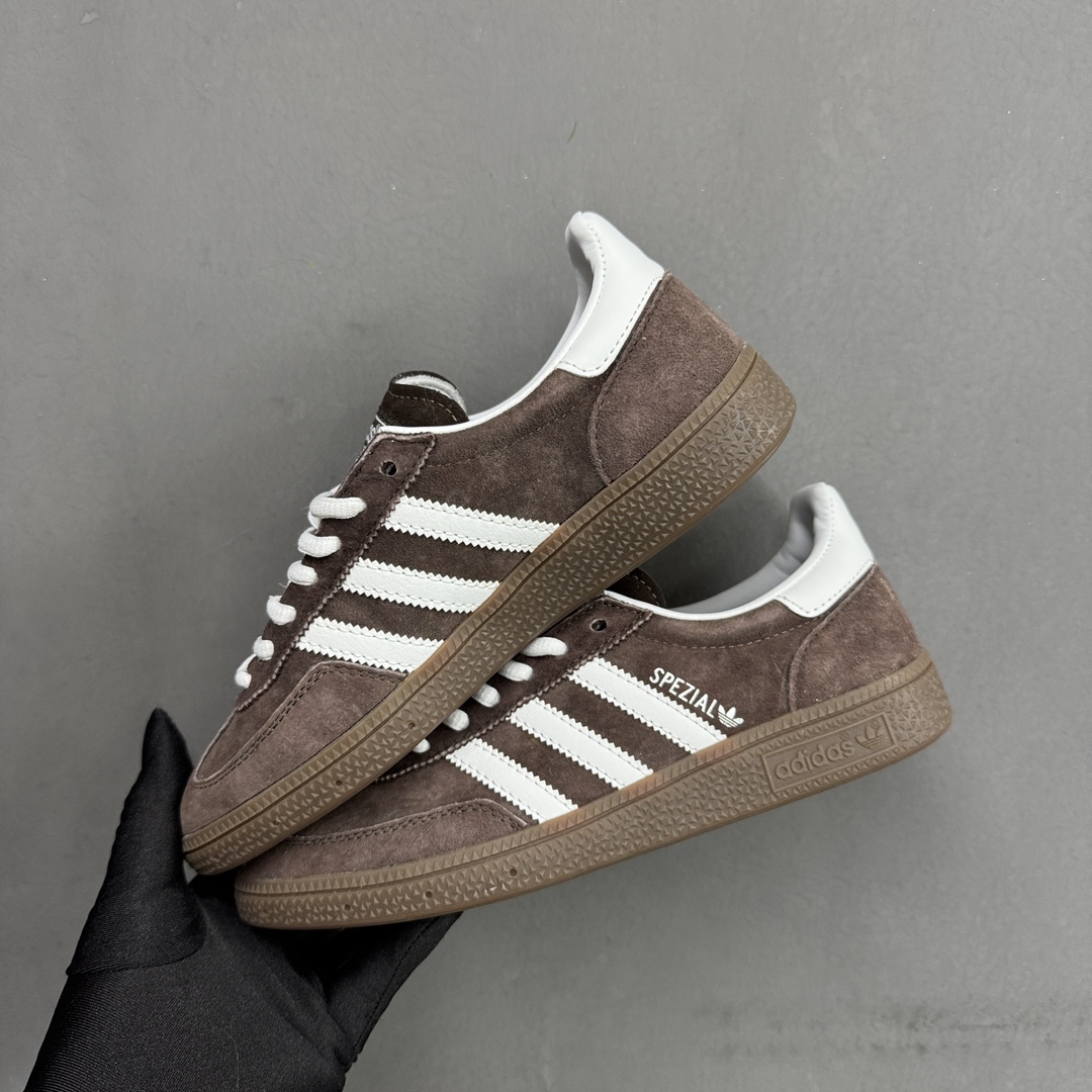 NO:236981,Adidas originals gazelle inside New sole clover retro casual non-slip wear-resistant low-top shoes. The shoe is made of soft suede and durable leather lining blended on the rubber outsole for translucent effect. 3-tripes and colored words perfect the original look. Item number if8914 Size 36 36.5 37.5 38 38.5 39 40 40.5 41 42 42.5 43 44 45, casual shoes/sports, adidas, sneakers19860909档口现货 adidas originals gazelle indoor 新底三叶草复古休闲防滑耐磨低帮板鞋.鞋款采用柔软的绒面革和耐用的皮革衬里融合在橡胶外底上,具有半透明效果.3-tripes和色字样完善了原原味的外观. 货号if8914 尺码36 36.5 37.5 38 38.5 39 40 40.5 41 42 42.5 43 44 45,休闲鞋/运动鞋,adidas,sneakers,Women's Shoes