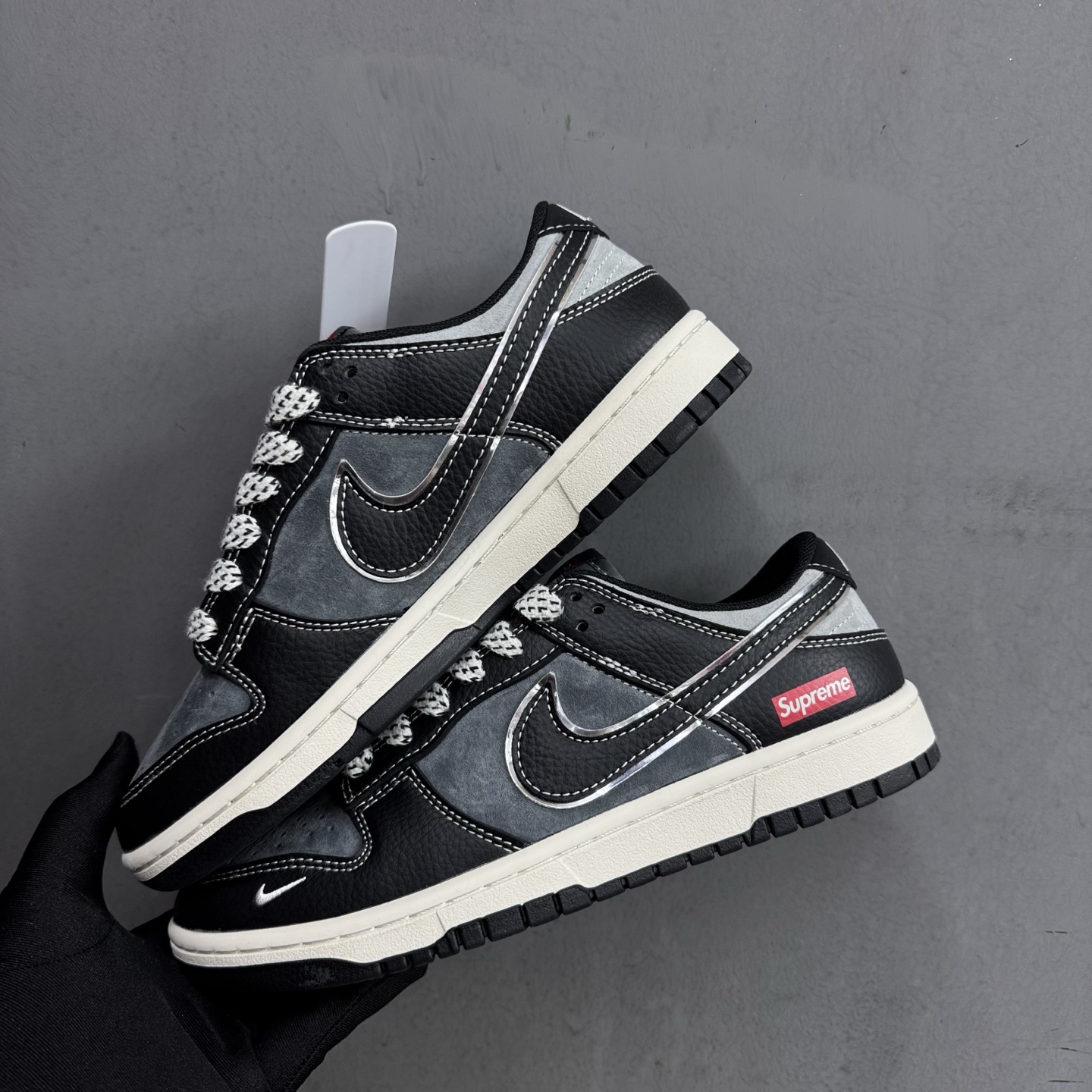 NO:236994,Spot stock (new color) SB custom board shoes Co-branded model NIKE DUNK LOW ATOMIC Couple model Customized co-branded Yuan box version High cleanliness High cost performance beyond your expectations Materials are absolutely unambiguous Original last cardboard Original shoe box Customized hardware accessories Original sole Product number xx9926 036 Size 36 36.5 37.5 38 38.5 39 40 40.5 41 42 42.5 43 44 44.5 45, casual shoes/sports shoes, tom ford, sneakers19860909档口现货（新颜色） SB定制板鞋 联名款 NIKE DUNK LOW ATOMIC 情侣款 定制联名 元盒版本 高清洁度 超乎所想的高性价比 用料绝不含糊 原楦头原纸板 原装鞋盒 定制五金配件 原厂鞋底 货号xx9926 036 尺码36 36.5 37.5 38 38.5 39 40 40.5 41 42 42.5 43 44 44.5 45,休闲鞋/运动鞋,tom ford,sneakers,Women's Shoes