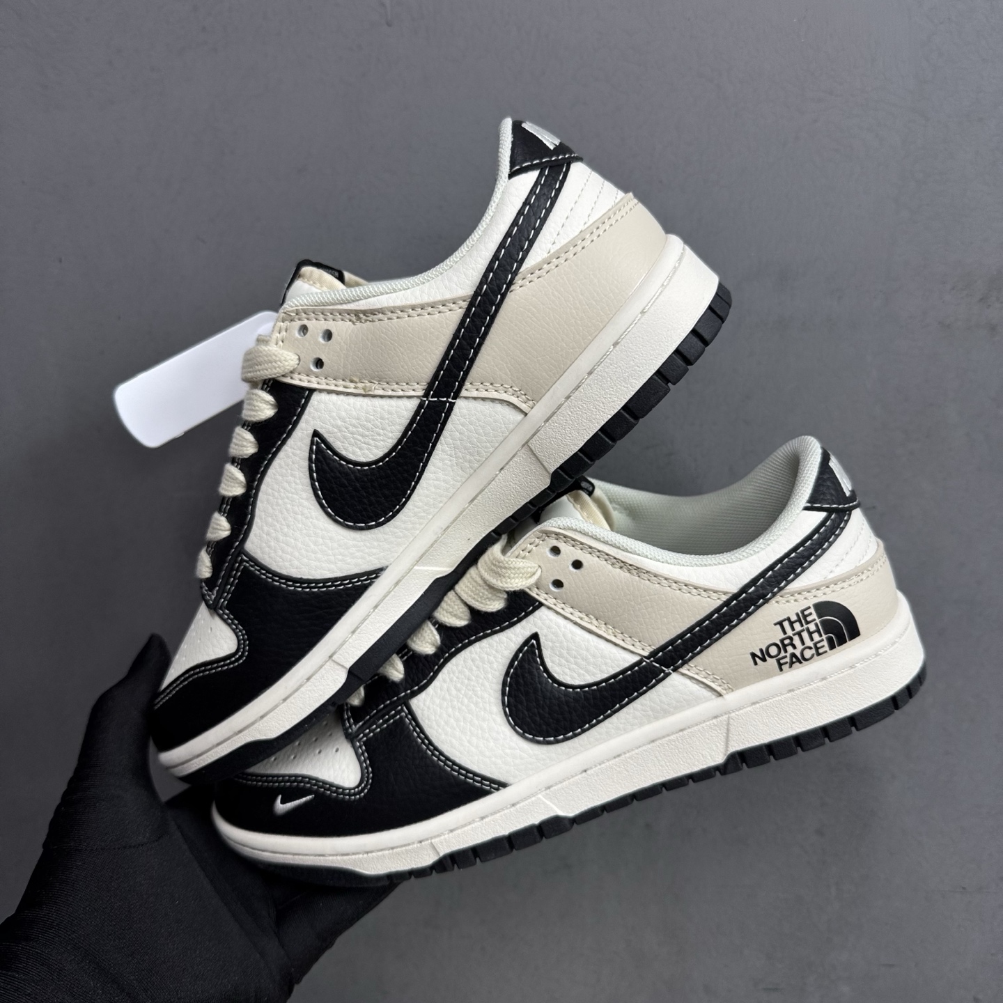 NO:237000,Spot stock (new color) SB custom board shoes Co-branded model NIKE DUNK LOW ATOMIC Couple model Customized co-branded Yuan box version High cleanliness High cost performance beyond your expectations Materials are absolutely unambiguous Original last cardboard Original shoe box Customized hardware accessories Original sole Product number xx9933 033 Size 36 36.5 37.5 38 38.5 39 40 40.5 41 42 42.5 43 44 44.5 45, casual shoes/sports shoes, tom ford, sneakers19860909档口现货（新颜色） SB定制板鞋 联名款 NIKE DUNK LOW ATOMIC 情侣款 定制联名 元盒版本 高清洁度 超乎所想的高性价比 用料绝不含糊 原楦头原纸板 原装鞋盒 定制五金配件 原厂鞋底 货号xx9933 033 尺码36 36.5 37.5 38 38.5 39 40 40.5 41 42 42.5 43 44 44.5 45,休闲鞋/运动鞋,tom ford,sneakers,Women's Shoes