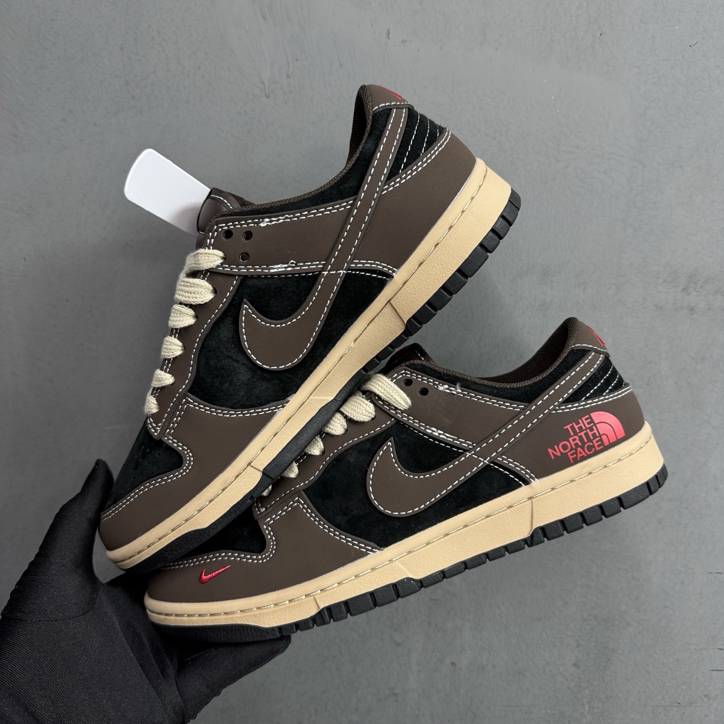 NO:237002,Spot stock (new color) SB custom board shoes Co-branded model NIKE DUNK LOW ATOMIC Couple model Customized co-branded Yuan box version High cleanliness High cost performance beyond your expectations Materials are absolutely unambiguous Original last cardboard Original shoe box Customized hardware accessories Original sole Product number xx9928 028 Size 36 36.5 37.5 38 38.5 39 40 40.5 41 42 42.5 43 44 44.5 45, casual shoes/sports shoes, tom ford, sneakers19860909档口现货（新颜色） SB定制板鞋 联名款 NIKE DUNK LOW ATOMIC 情侣款 定制联名 元盒版本 高清洁度 超乎所想的高性价比 用料绝不含糊 原楦头原纸板 原装鞋盒 定制五金配件 原厂鞋底 货号xx9928 028 尺码36 36.5 37.5 38 38.5 39 40 40.5 41 42 42.5 43 44 44.5 45,休闲鞋/运动鞋,tom ford,sneakers,Women's Shoes