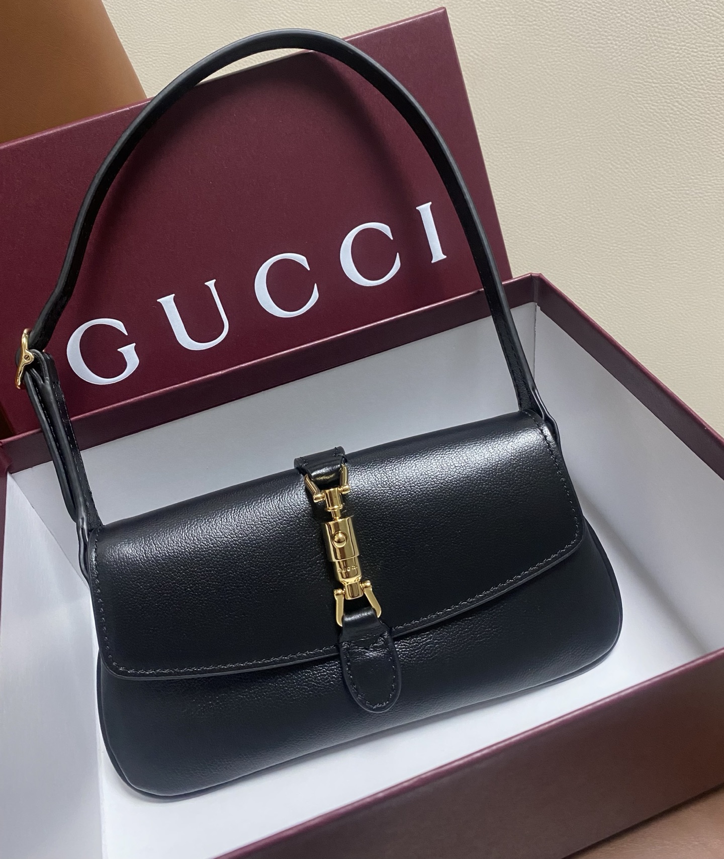 Gucci Jackie Black 21 5cm shoulder everyday