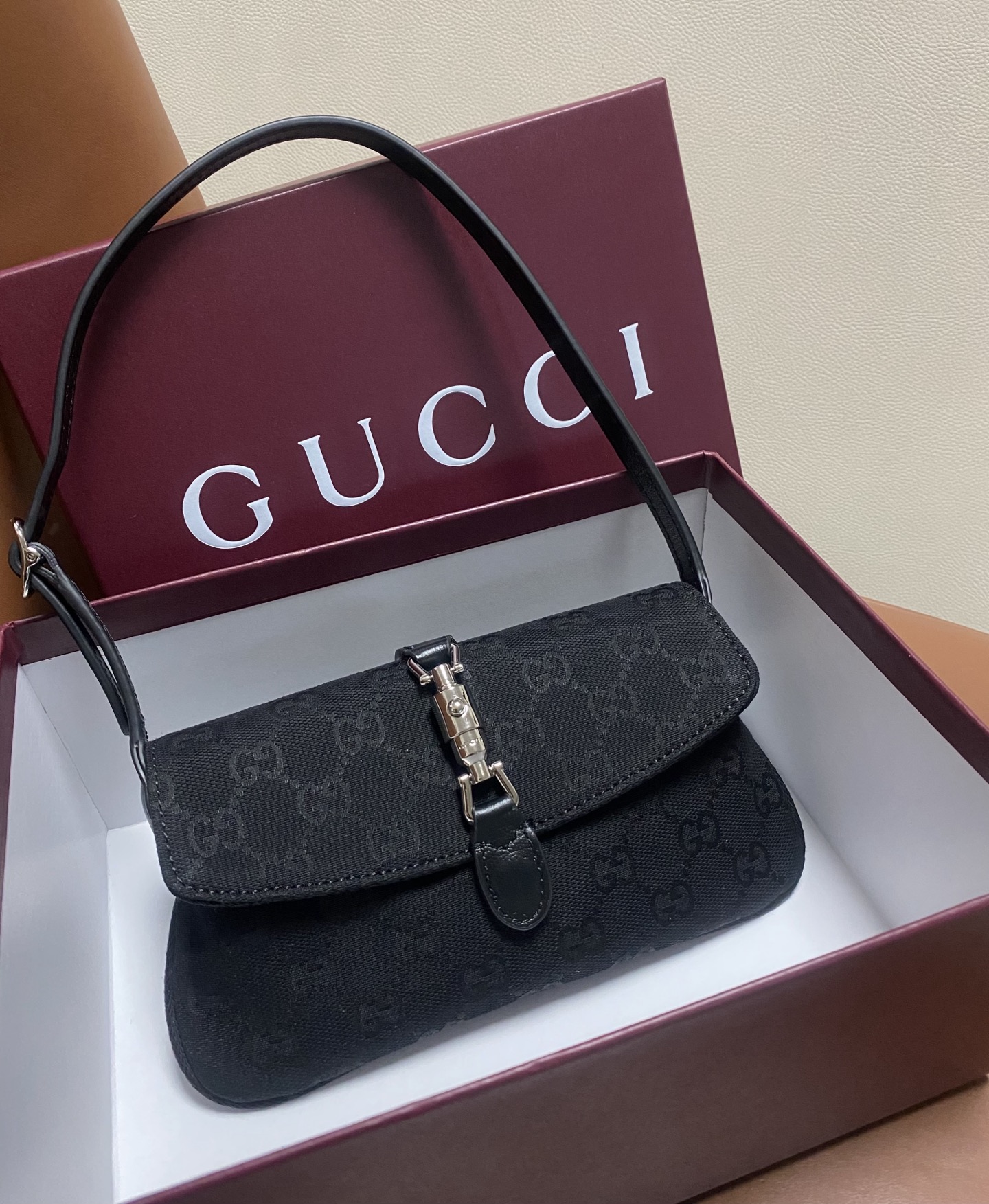 Gucci Jackie Black GG canvas 21 5cm shoulder everyday