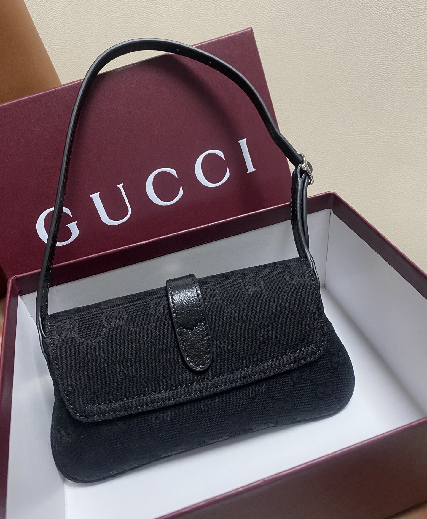 Gucci Jackie Black GG canvas 21 5cm shoulder everyday