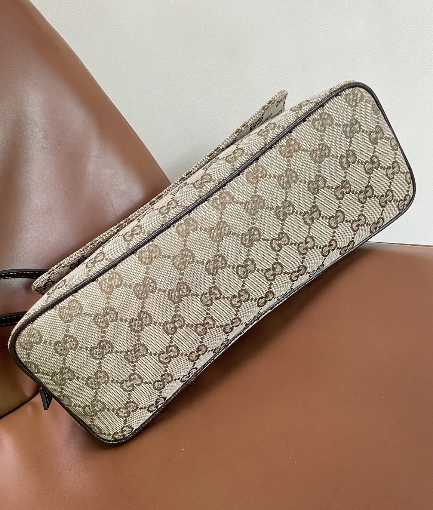 Gucci Madison Beige GG Supreme 31cm shoulder everyday