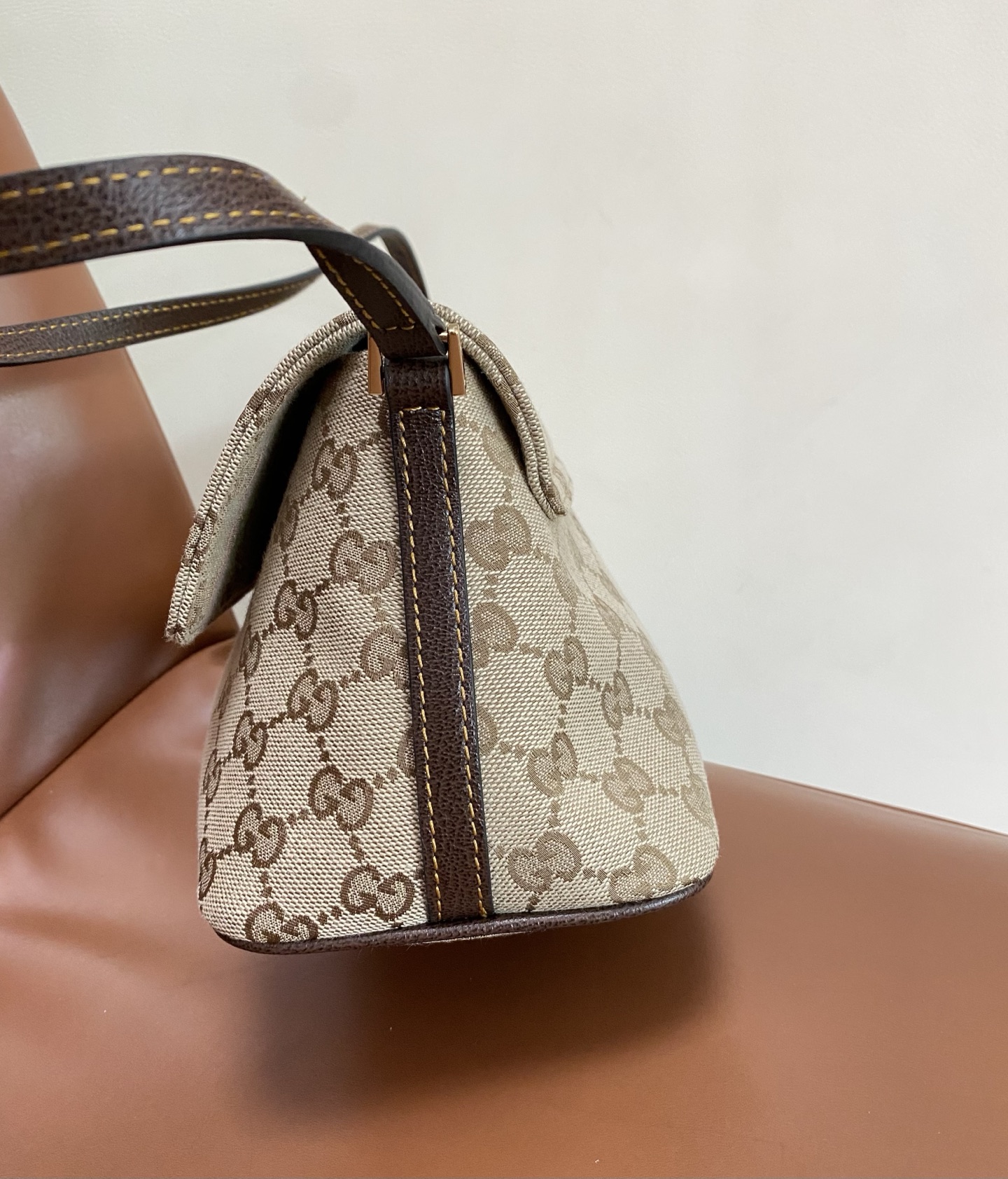 Gucci Madison Beige GG Supreme 31cm shoulder everyday
