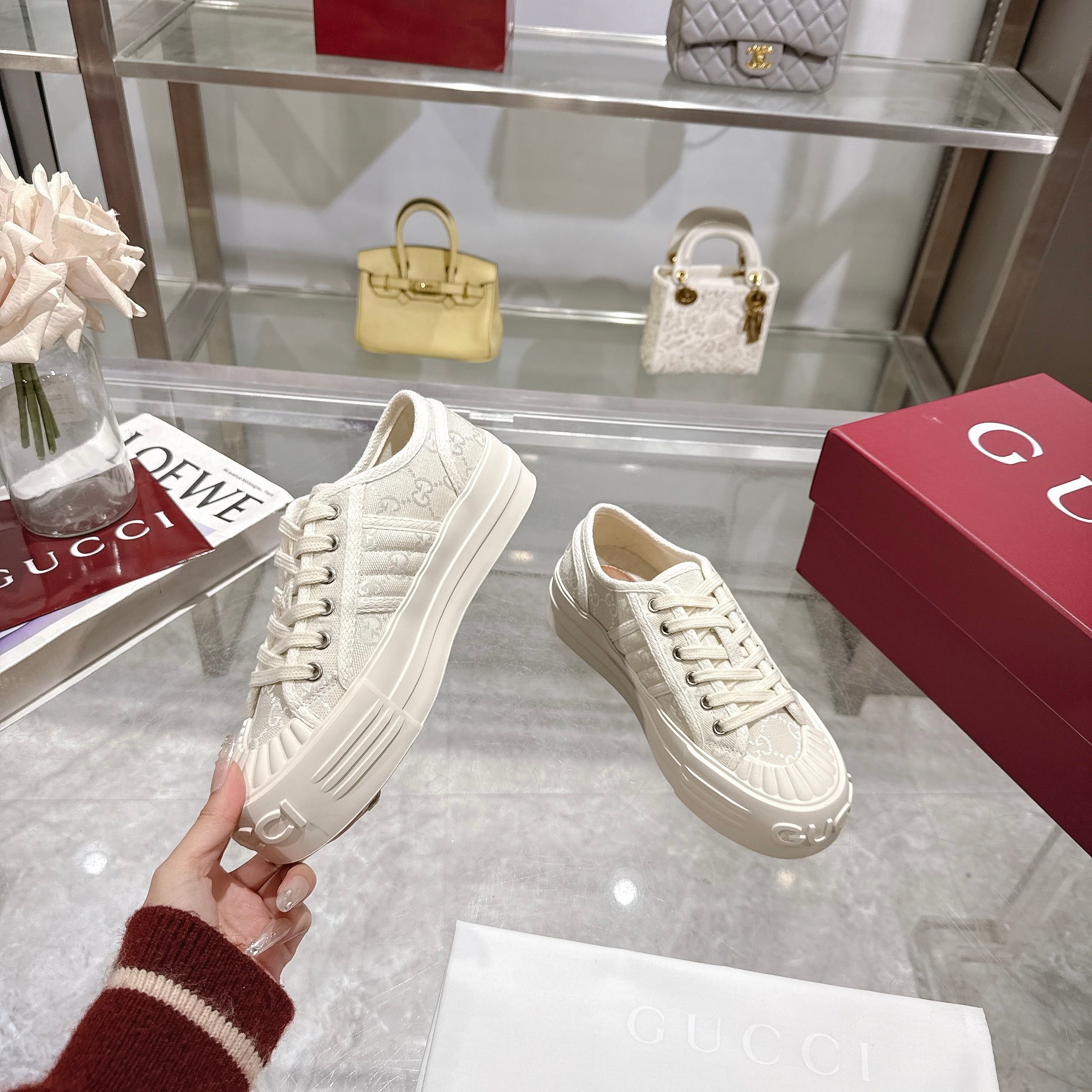Gucci Women's White Canvas Sneakers Lace-up Comfort Fashion Shoes 5 a1743409444972 3608