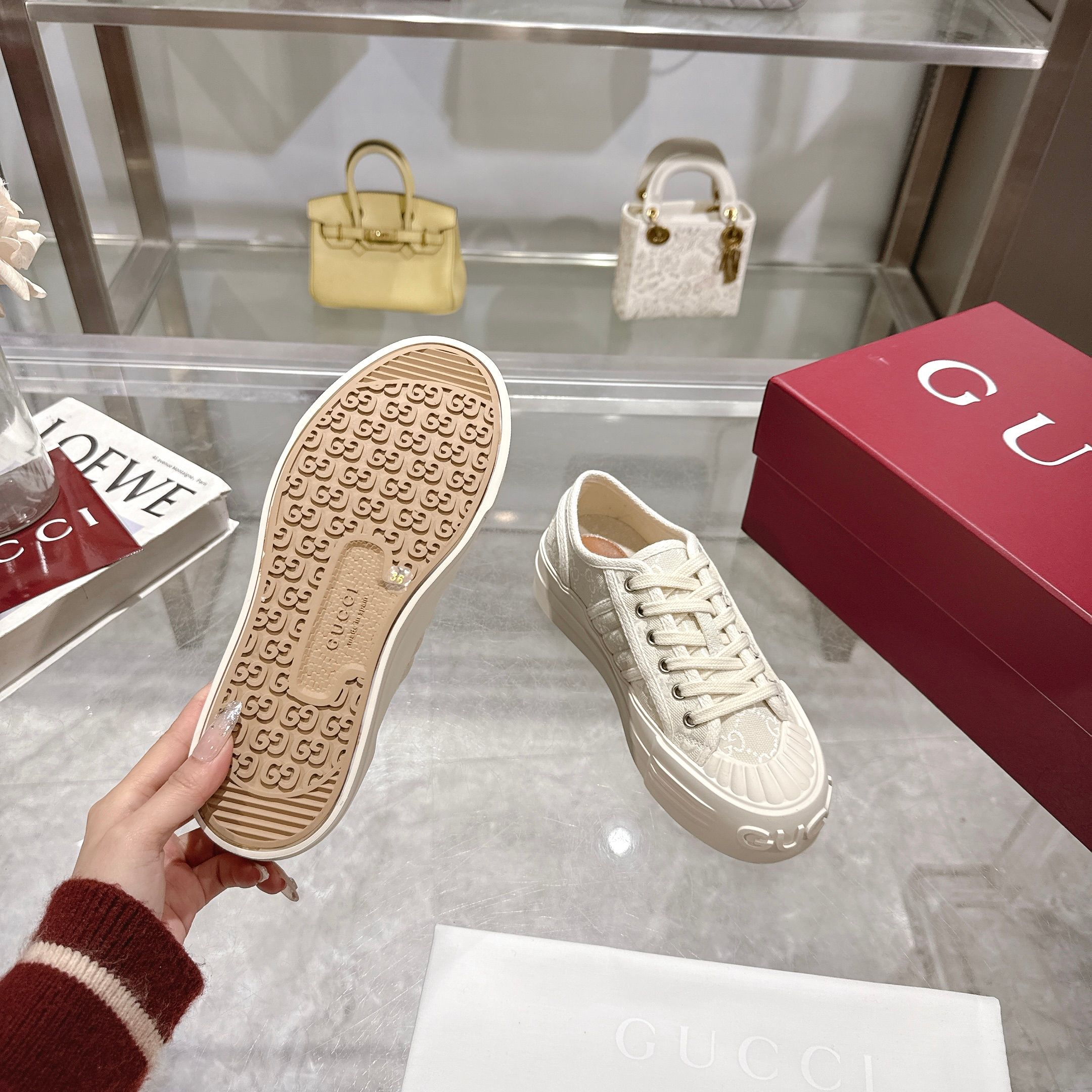 Gucci Women's White Canvas Sneakers Lace-up Comfort Fashion Shoes 7 a1743409446564 1525