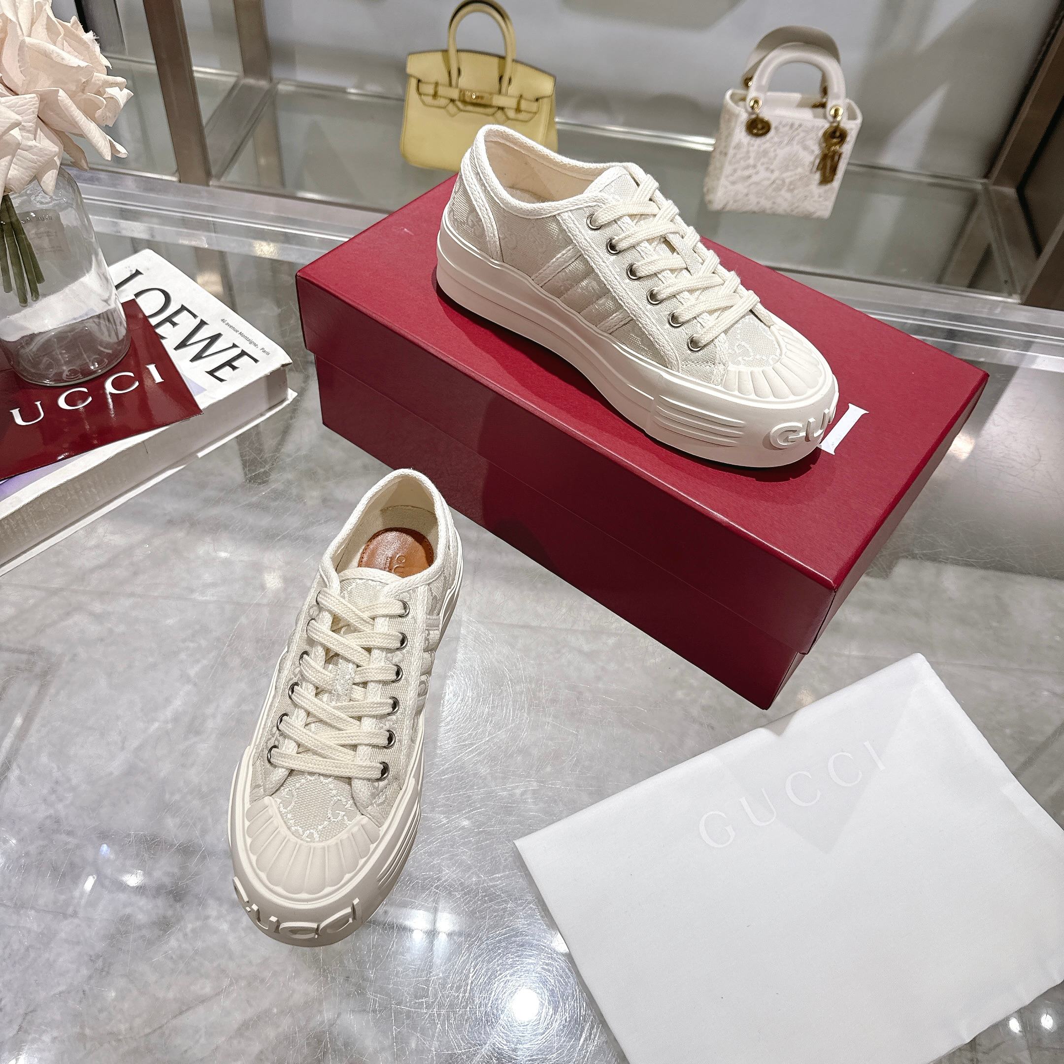 Gucci Women's White Canvas Sneakers Lace-up Comfort Fashion Shoes 8 a1743409446680 5154