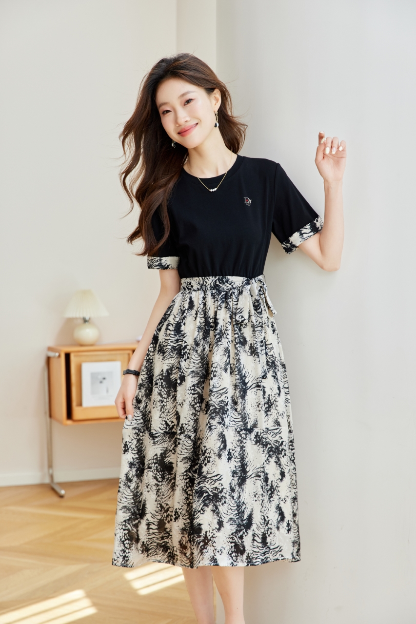 Dior Elegant Round Neck Embroidered Midi Dress | Chic & Comfortable