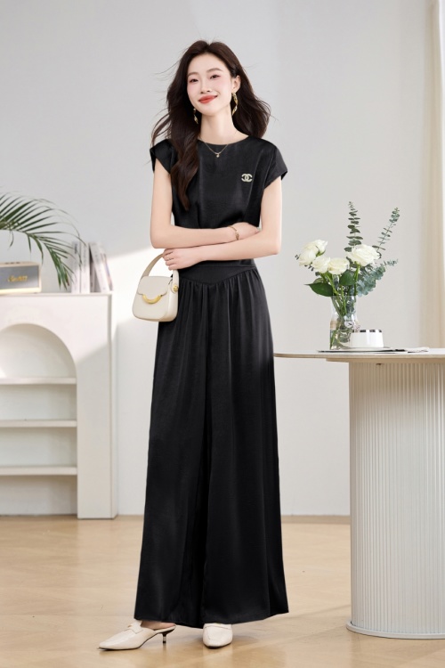 Chanel 2025 Fashion Set: Elevate Your Everyday Elegance with Refined Style 1 Chanel 2025 Fashion Set: Elevate Your Everyday Elegance with Refined Style